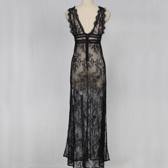 Black High split lace dress - Picture 7 of 8